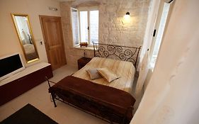Tragurium & Salona Apartments