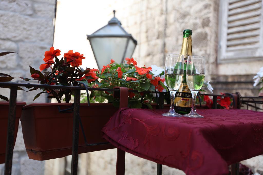 Tragurium & Salona Apartments Trogir Exterior foto