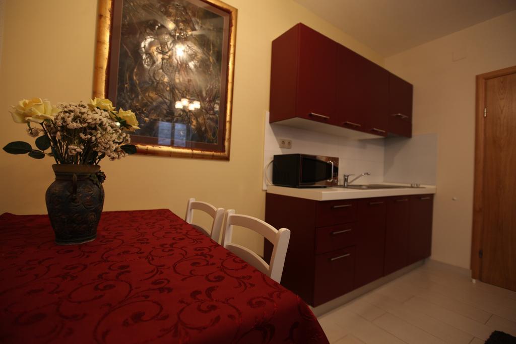 Tragurium & Salona Apartments Trogir Exterior foto